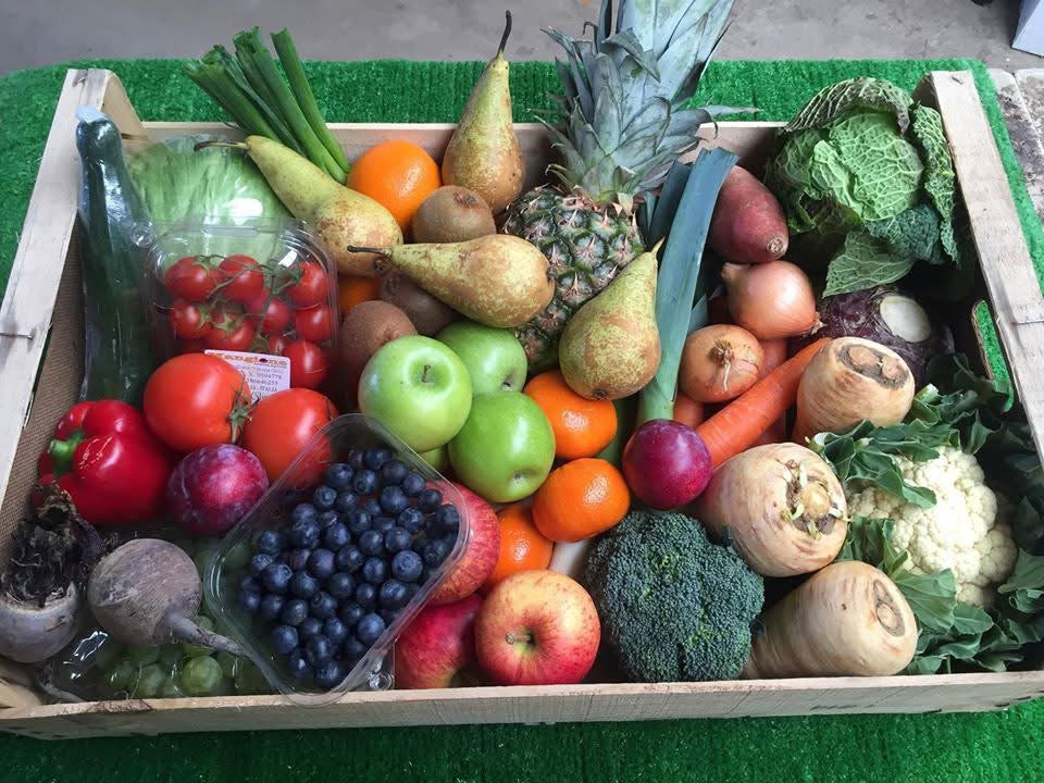 Mixed box fruit, vegetables and salad
